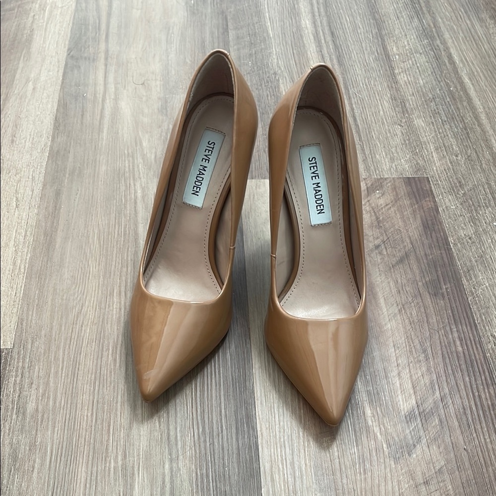Steve Madden Tan Heels Classic Pointed-Toe